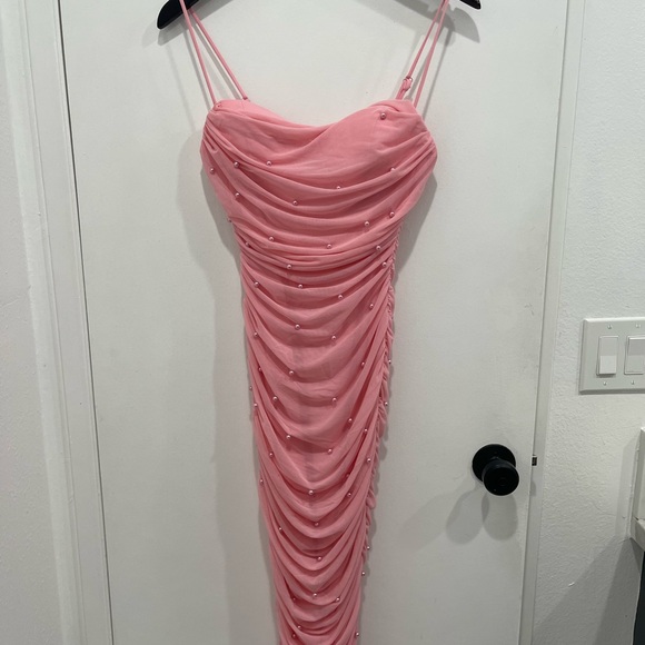 Pink bodycon pearl and sequin dresss - Picture 2 of 6